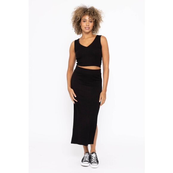 Sincerly Jules Dresses & Skirts - Sincerely Jules Ribbed Knit Black Co-Ord Midi Skirt Set – Size Small